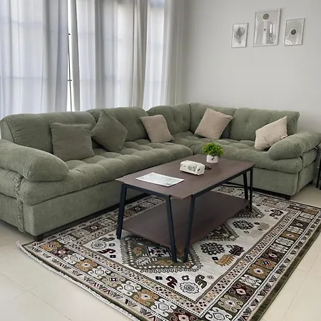 شقه عائليه فاخره مؤثثه بالكامل Apartment